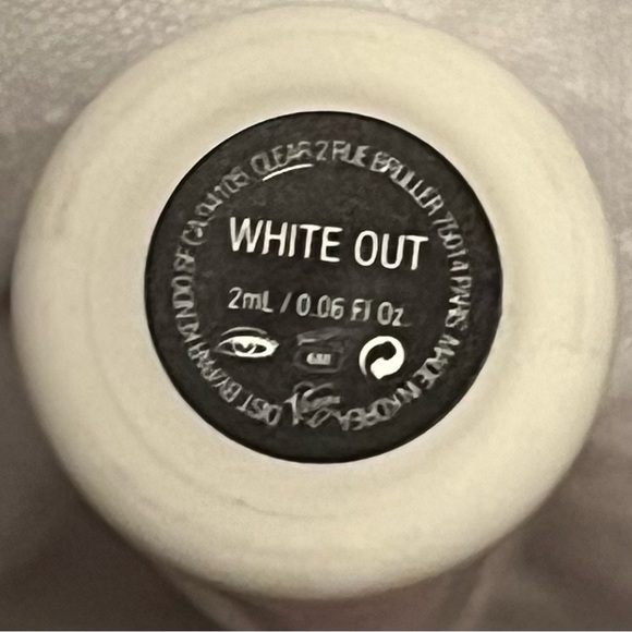 Kat Von D Ink Well liner - Picture 2 of 3